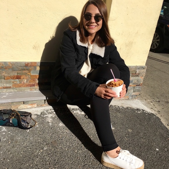 Meet your Posher, Christina - Picture 4 of 5